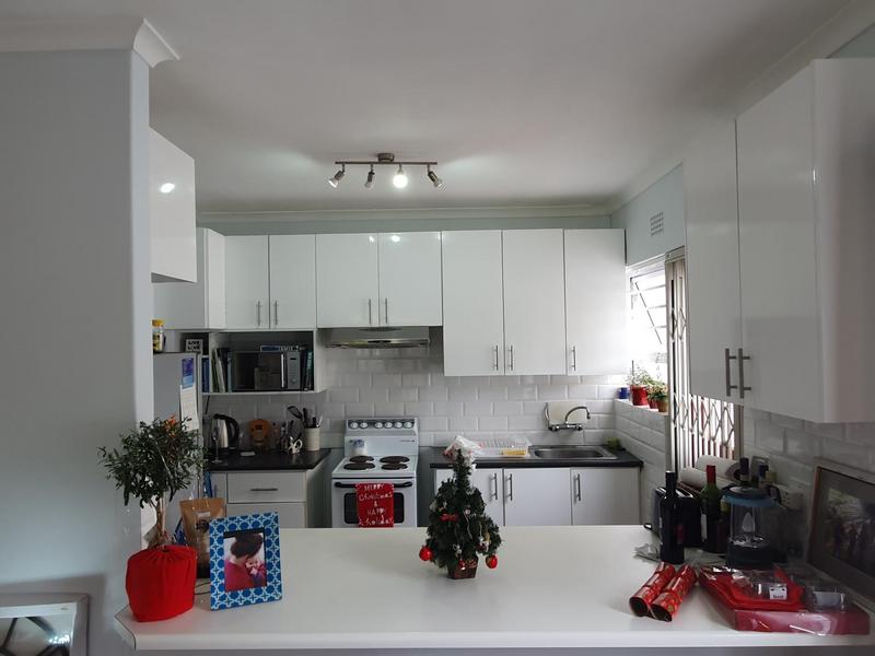 To Let 2 Bedroom Property for Rent in Lakeside Western Cape